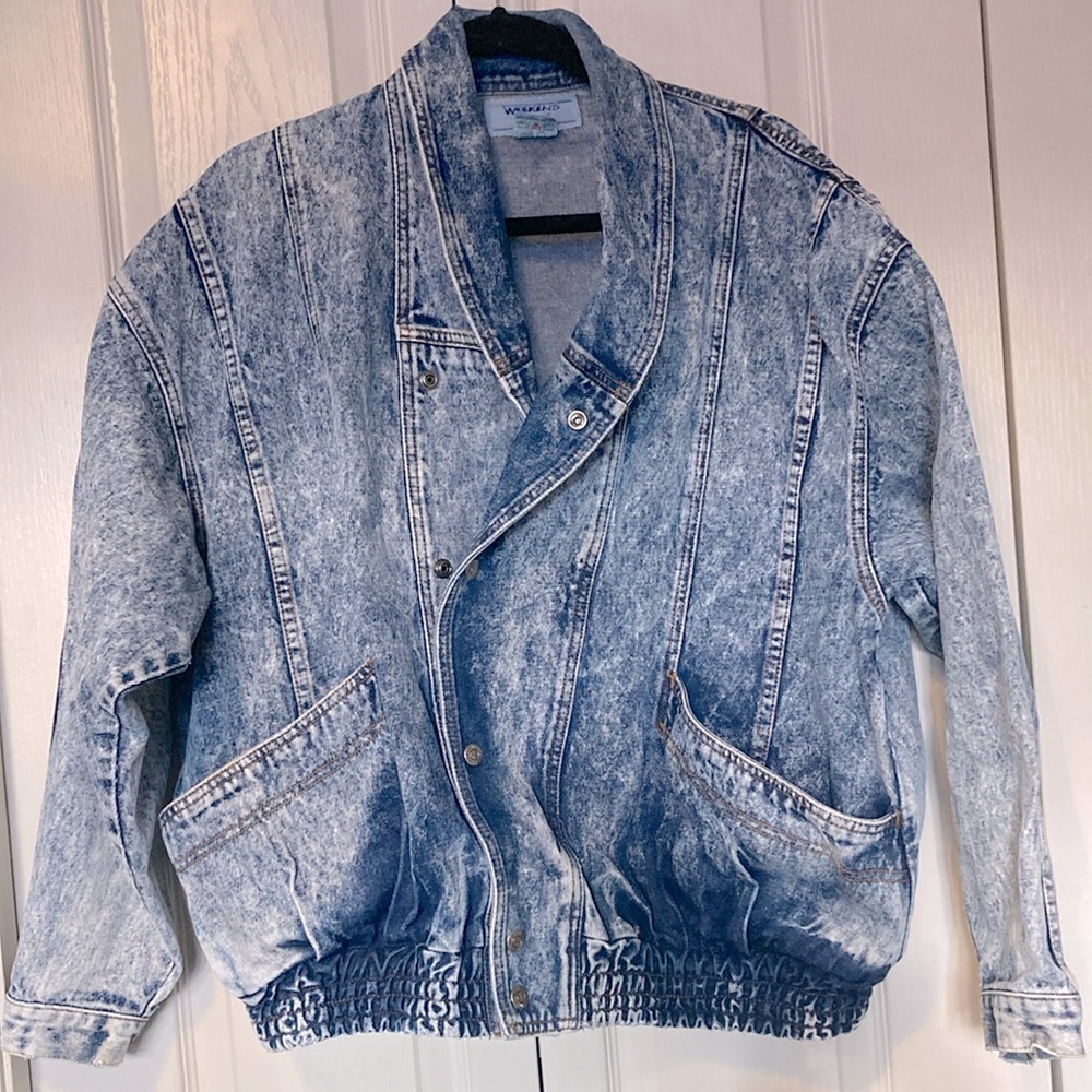 EUC Weekend Blues Vintage acid wash jean/denim jacket. Size medium.